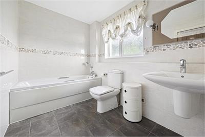 Chris-Lynn, 4 Knockhouse Road, Crossford, Dunfermline, KY12 8PX - image 24