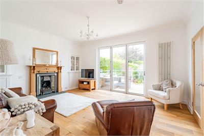13 Kingsknowe Gardens, Edinburgh, EH14 2JF - image 2