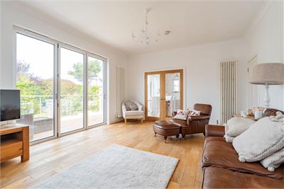 13 Kingsknowe Gardens, Edinburgh, EH14 2JF - image 3