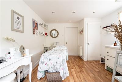13 Kingsknowe Gardens, Edinburgh, EH14 2JF - image 21