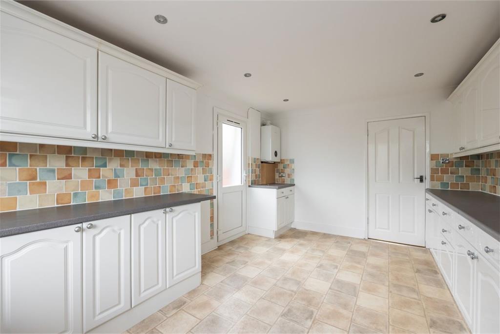 2 Roull Grove, Edinburgh, EH12 7JP - image 5