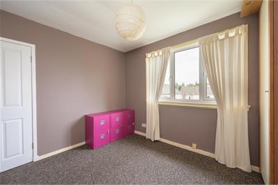 16 Stewart Crescent, Currie, EH14 5SE - image 14