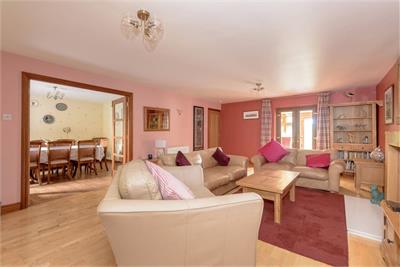 3 The Doon Steading, Spott, EH42 1UX - image 4
