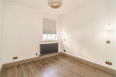 Flat 9, Spread Eagle House, Bridge Street, Kelso, TD5 7JD - image 11