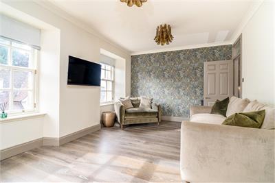 Flat 9, Spread Eagle House, Bridge Street, Kelso, TD5 7JD - image 8