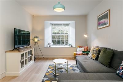 Flat 7, 1 Donaldson Drive, Edinburgh, EH12 5FA - image 4