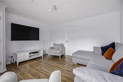 24 Peasehill Fauld, Rosyth, KY11 2DQ - image 2