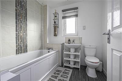 24 Peasehill Fauld, Rosyth, KY11 2DQ - image 15