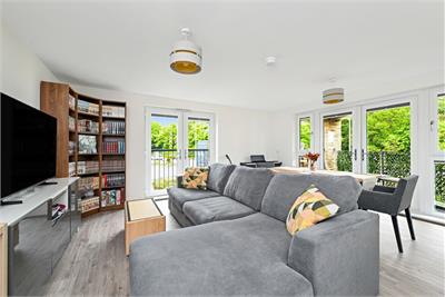 7 (flat 4), Goldcrest Place, Cammo, Edinburgh, EH4 8GQ - image 2