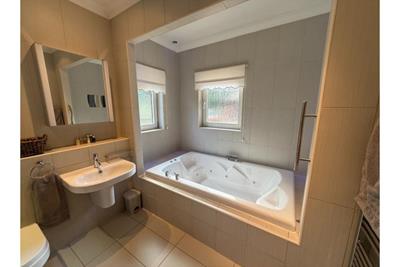 Red Rose, Maxwelltown Station, Dumfries, DG2 9RH - image 19