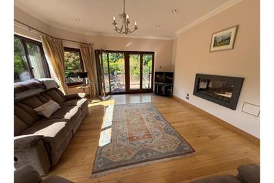 Red Rose, Maxwelltown Station, Dumfries, DG2 9RH - image 4