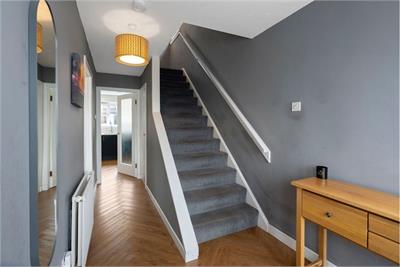 34 Craigmount Bank, Craigmount, Edinburgh, EH4 8HH - image 2