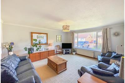 8 Crathie Drive, Ardrossan, KA22 8HQ - image 2