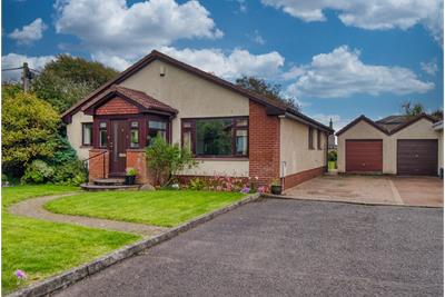 8 Crathie Drive, Ardrossan, KA22 8HQ - image 1