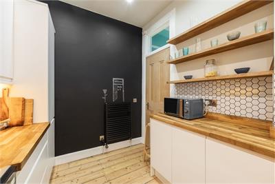 56/9 Lochrin Buildings, Edinburgh, EH3 9ND - image 12