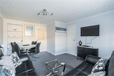 29 Larchfield Neuk, Balerno, EH14 7NL - image 4
