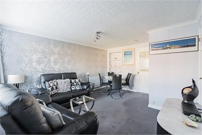 29 Larchfield Neuk, Balerno, EH14 7NL - image 5