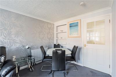 29 Larchfield Neuk, Balerno, EH14 7NL - image 6