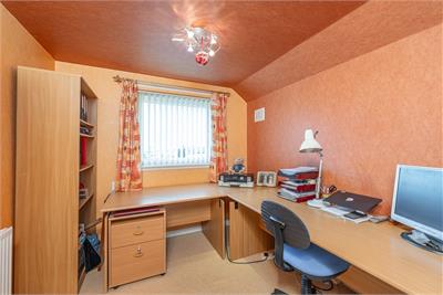 16 Muir Wood Grove, Currie, EH14 5HA - image 27