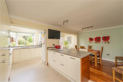16 Muir Wood Grove, Currie, EH14 5HA - image 6