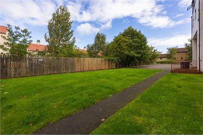 22/2 Ferry Gait Crescent, Edinburgh, EH4 4GR - image 14