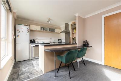 22/2 Ferry Gait Crescent, Edinburgh, EH4 4GR - image 3