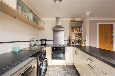 22/2 Ferry Gait Crescent, Edinburgh, EH4 4GR - image 4