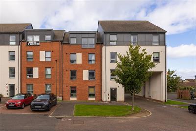 22/2 Ferry Gait Crescent, Edinburgh, EH4 4GR - image 1