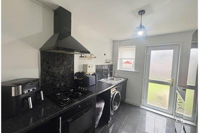 61 Keir Hardie Crescent, Kilwinning, KA13 7JR - image 4