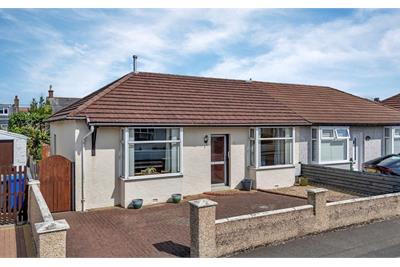 17 Gray Street, Prestwick, KA9 1LX - image 1