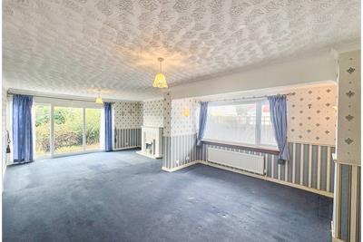 19 Hoylake Square, Kilwinning, KA13 6RE - image 2