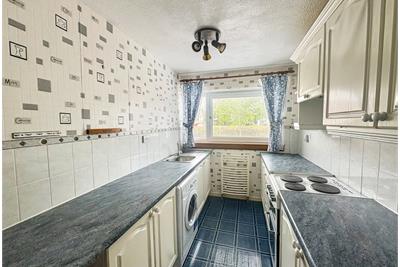 19 Hoylake Square, Kilwinning, KA13 6RE - image 4