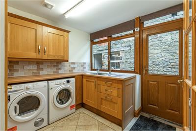 4 Douglas Square, Newcastleton, TD9 0QU - image 14