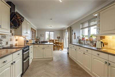 Bayview, Cummertrees, Annan, DG12 5QD - image 3