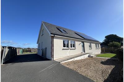 Bayview, Cummertrees, Annan, DG12 5QD - image 1