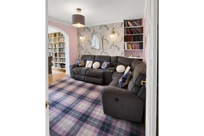 18 Silverknowes Eastway, Silverknowes, EH4 5NE - image 4