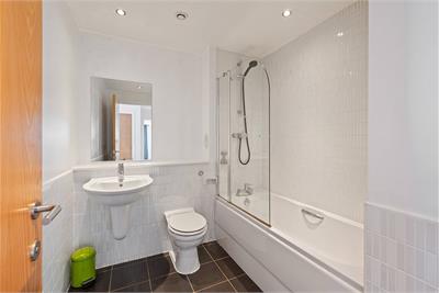 Flat 12, 5 Western Harbour View, EH6 6PF - image 15