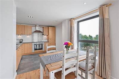 Flat 12, 5 Western Harbour View, EH6 6PF - image 5