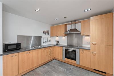 Flat 12, 5 Western Harbour View, EH6 6PF - image 6
