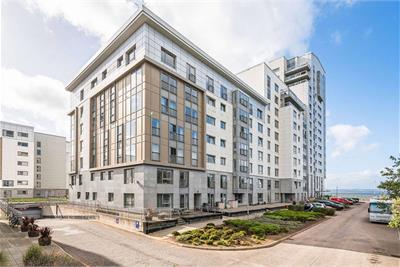 Flat 12, 5 Western Harbour View, EH6 6PF - image 1