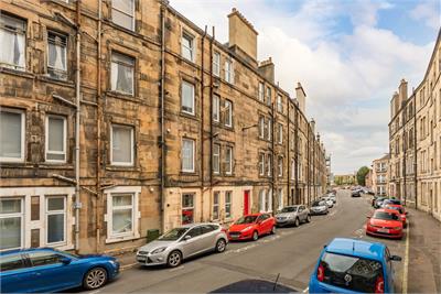 18/11 Waverley Park, Edinburgh, EH8 8ET - image 1
