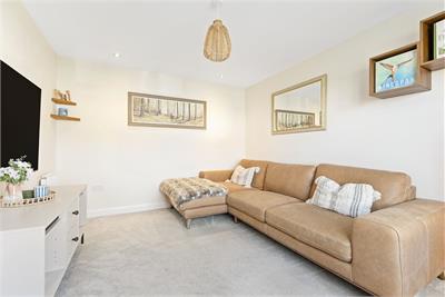 56 Auburn Locks, Wallyford, EH21 8FE - image 2