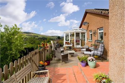 36 Ladhope Crescent, Galashiels, TD1 2BN - image 2