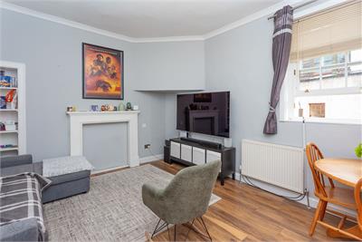 94/3 Causewayside, Edinburgh, EH9 1PU - image 2