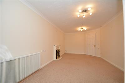 Flat 38, Castle Court, 21 Blantyre Road, Bothwell, Glasgow, G71 8PD - image 4