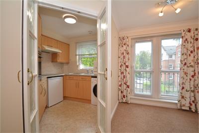 Flat 38, Castle Court, 21 Blantyre Road, Bothwell, Glasgow, G71 8PD - image 5