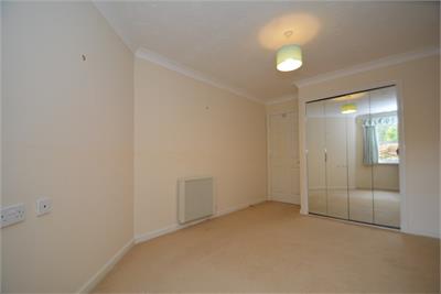 Flat 38, Castle Court, 21 Blantyre Road, Bothwell, Glasgow, G71 8PD - image 7