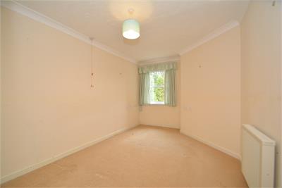 Flat 38, Castle Court, 21 Blantyre Road, Bothwell, Glasgow, G71 8PD - image 8