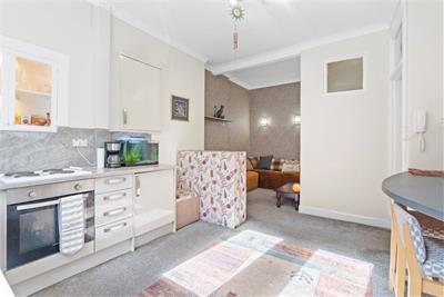 5/8 Rossie Place, Leith, Edinburgh, EH7 5SF - image 1