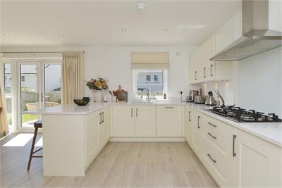 12 Wilkinson Drive, Mortonhall, EH17 8HQ - image 4